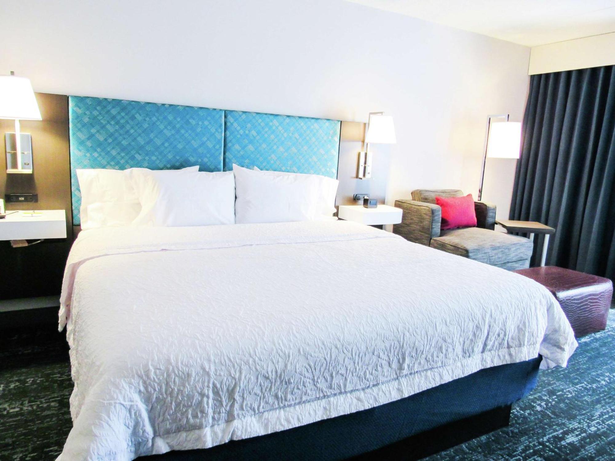 Hampton Inn & Suites Newtown Yardley Eksteriør bilde