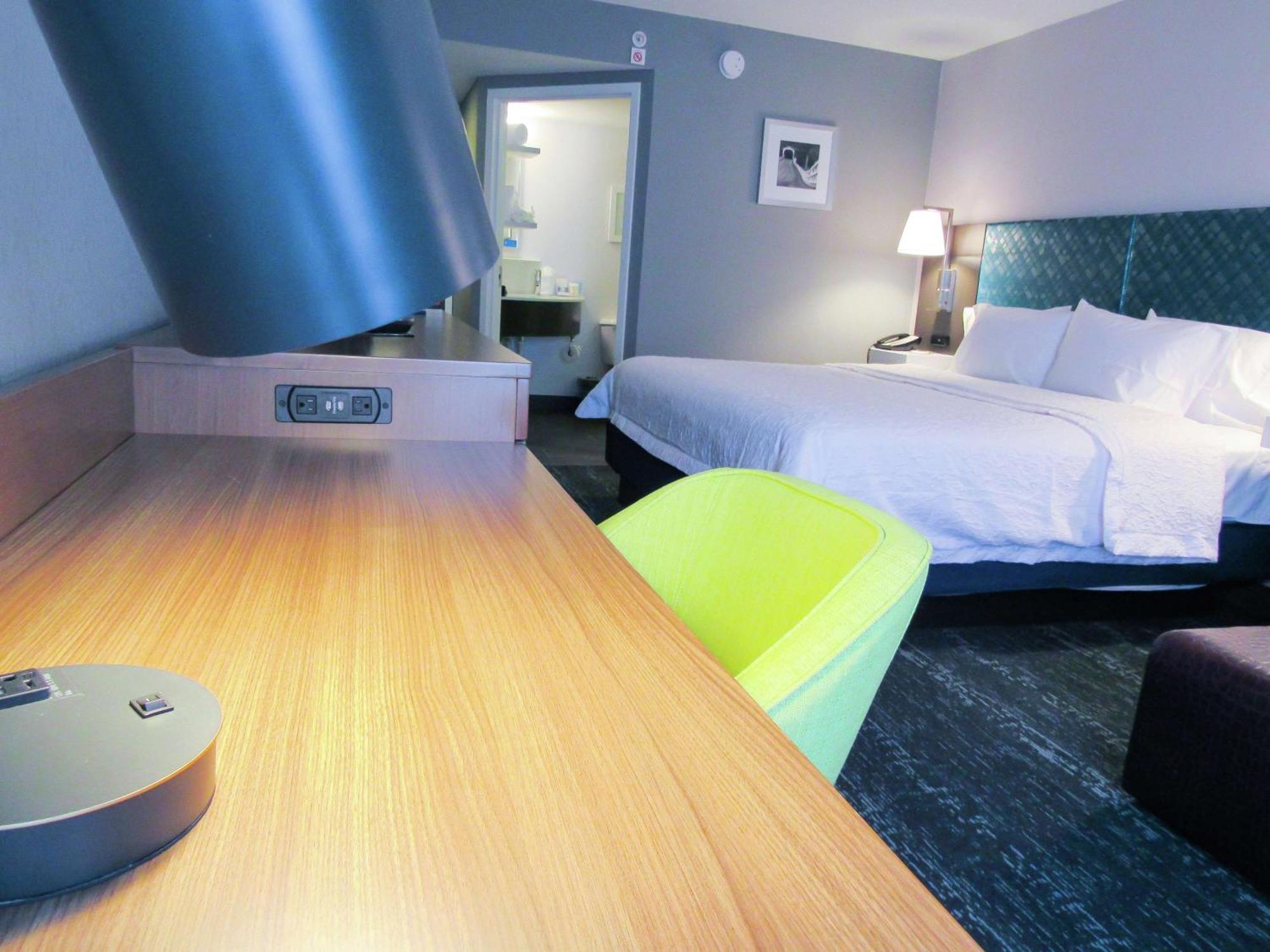 Hampton Inn & Suites Newtown Yardley Eksteriør bilde