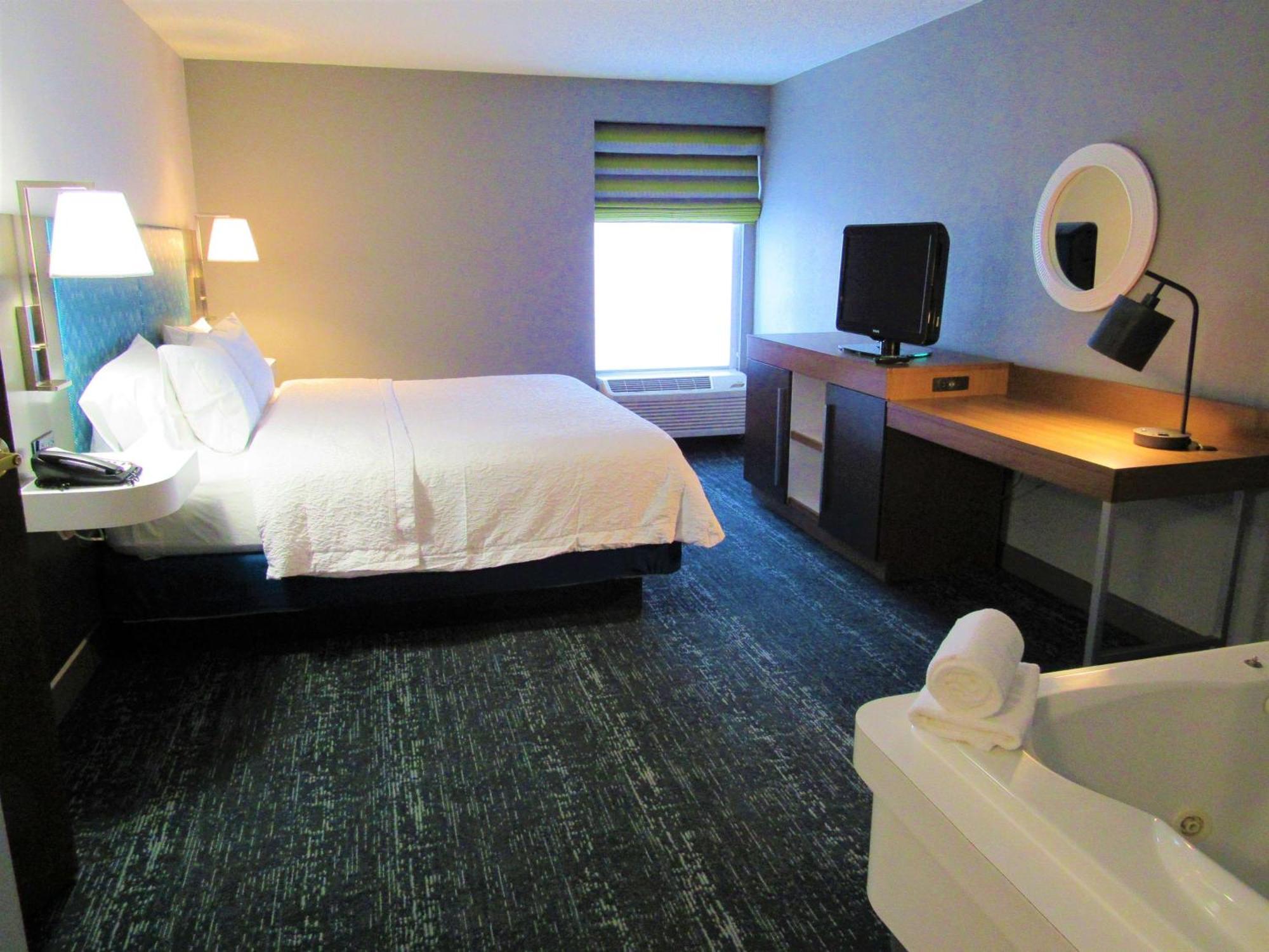 Hampton Inn & Suites Newtown Yardley Eksteriør bilde
