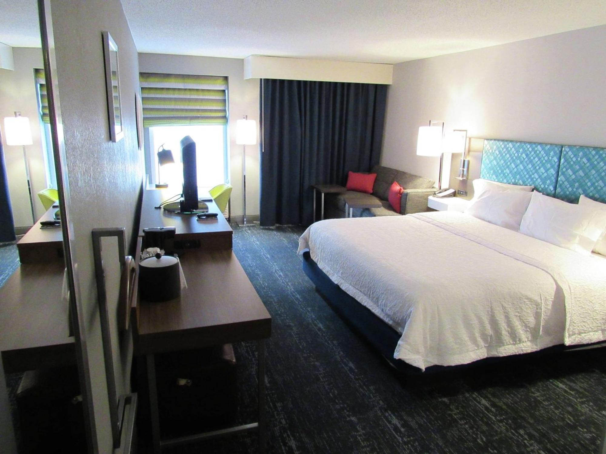 Hampton Inn & Suites Newtown Yardley Eksteriør bilde