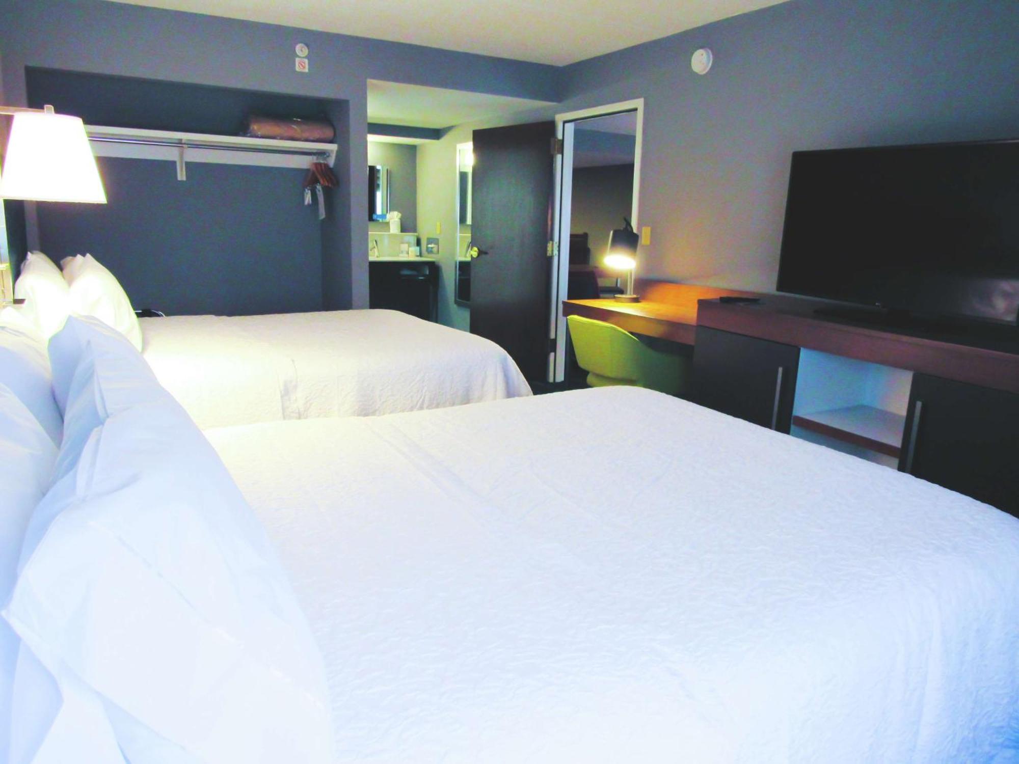 Hampton Inn & Suites Newtown Yardley Eksteriør bilde