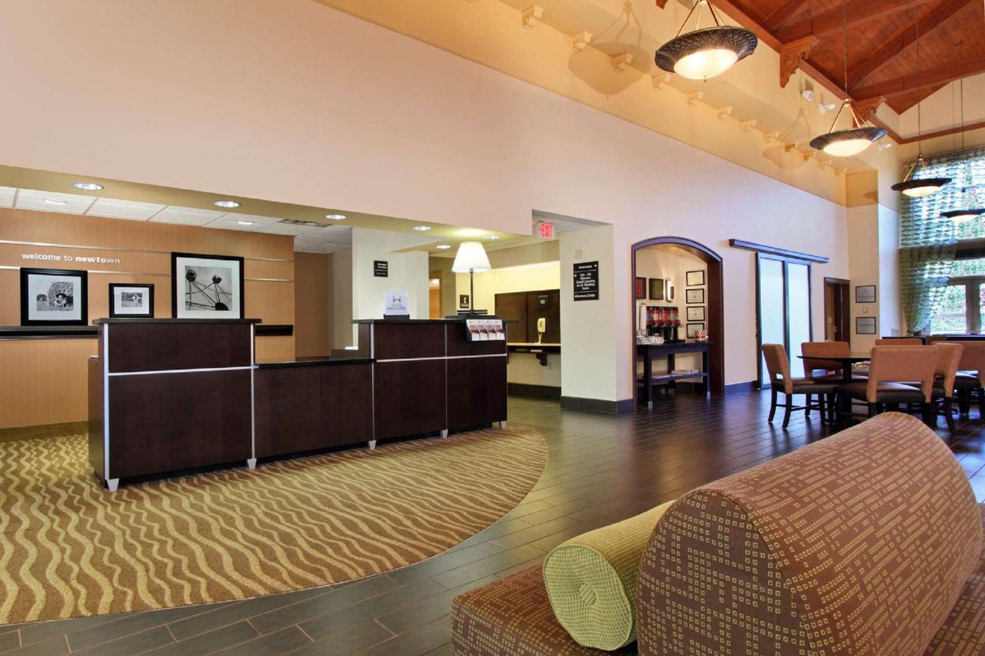 Hampton Inn & Suites Newtown Yardley Eksteriør bilde