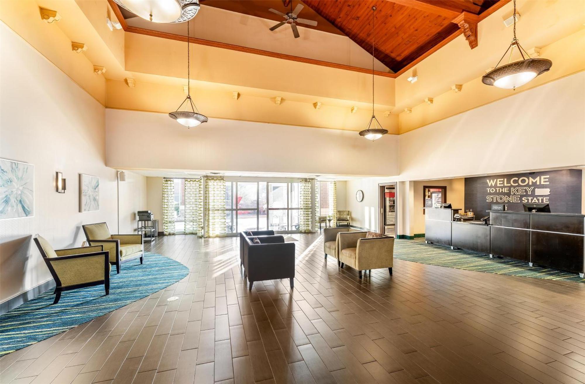 Hampton Inn & Suites Newtown Yardley Eksteriør bilde