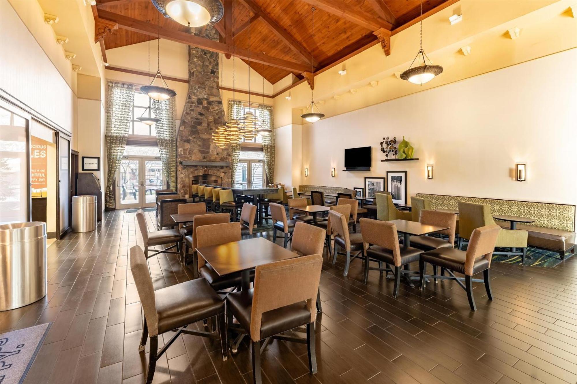 Hampton Inn & Suites Newtown Yardley Eksteriør bilde